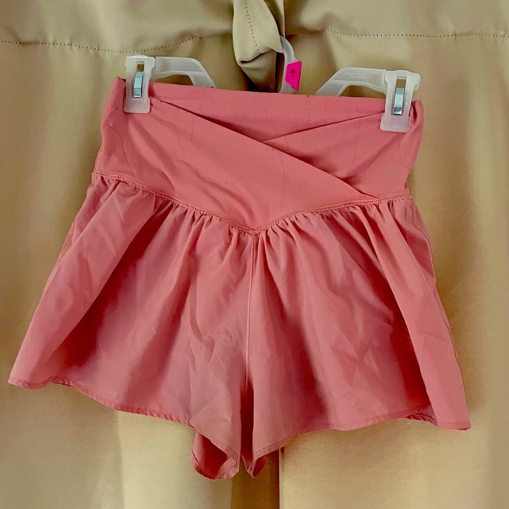Aerie Coral Skorts